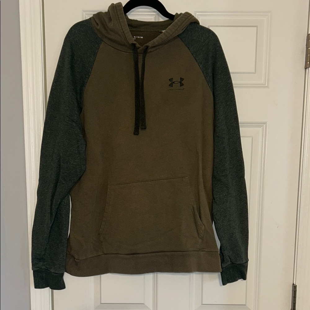 Under Armour Men's Green and Gray Hoodie